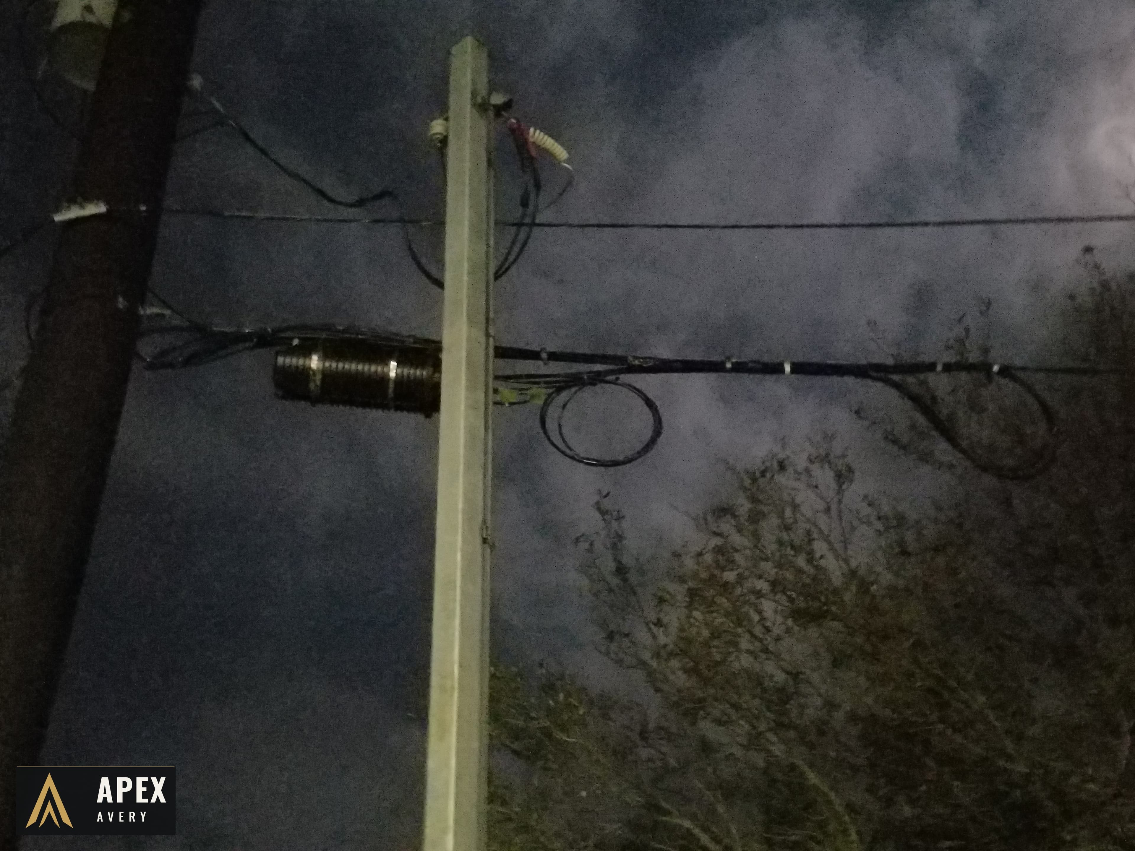 Aerial slack loop and splice closure